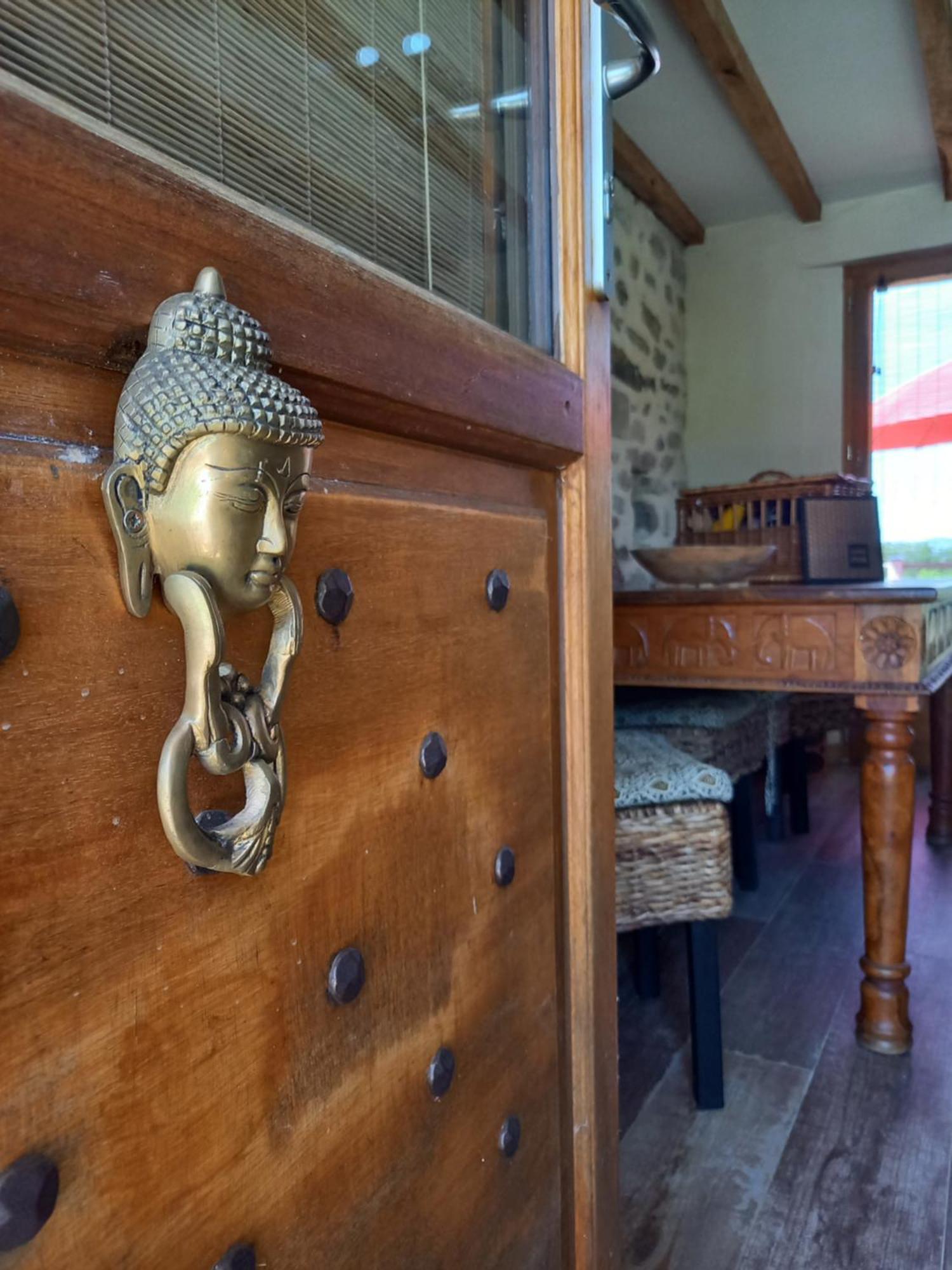 Un Parfum De Thailande, Ressourcement Et Massages Curemonte Exterior foto